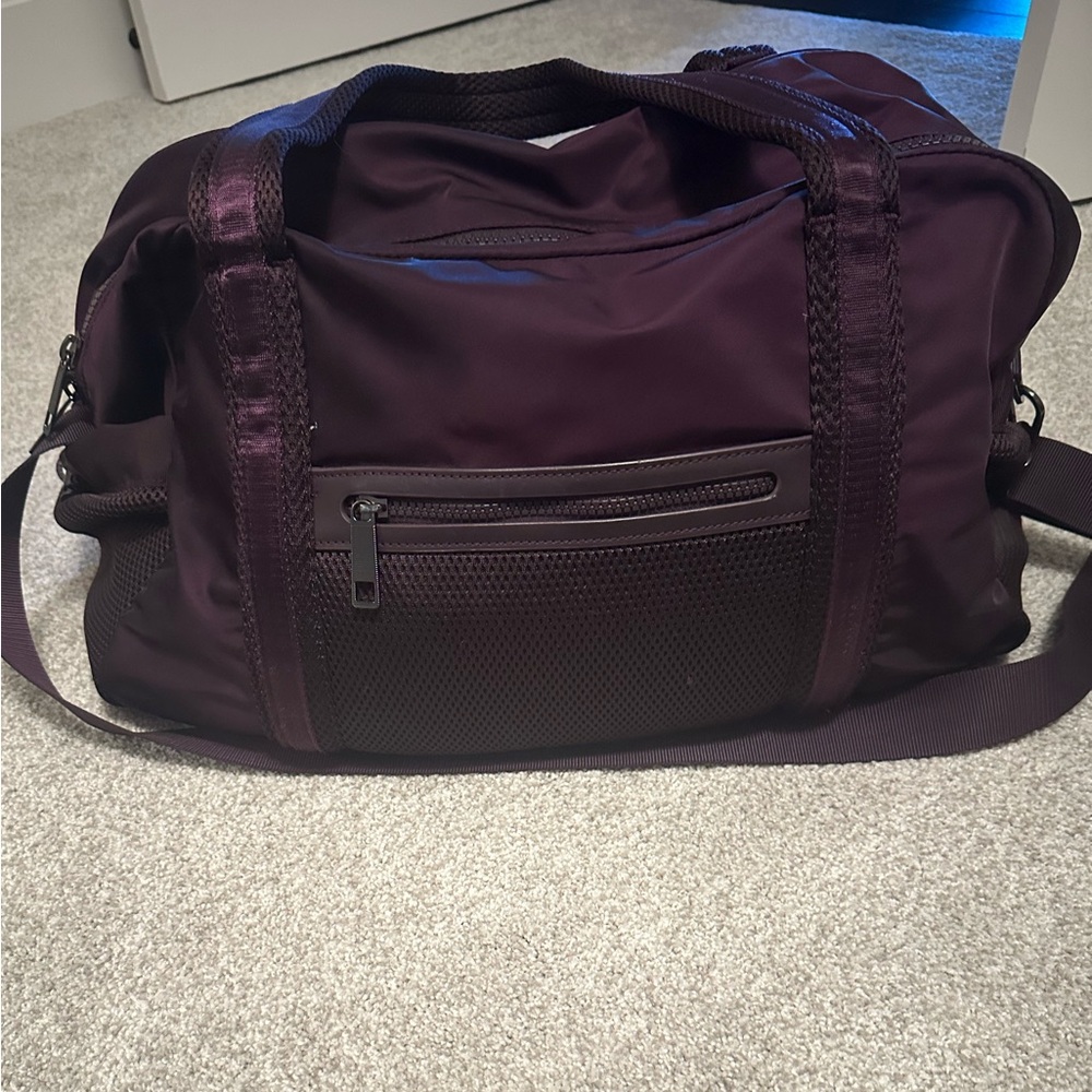 Lululemon duffle bag
